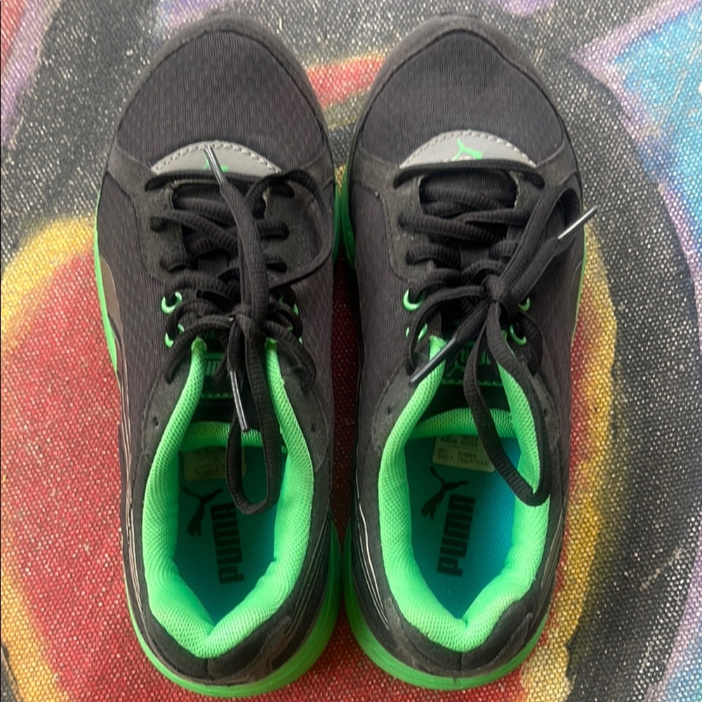 Puma Kids Black and Green Descendant Running Shoes